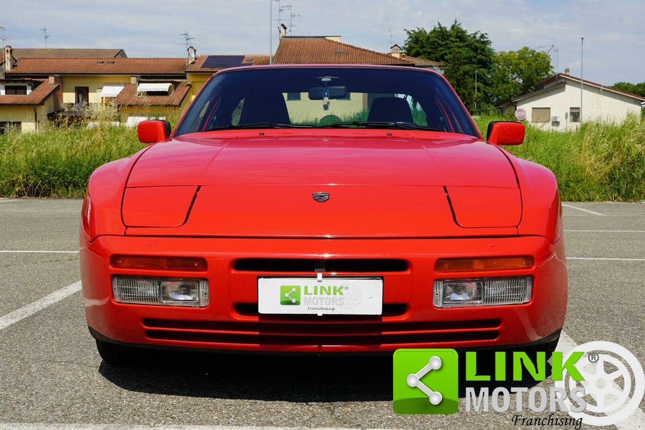 A Detailed Look Back At The Porsche 944 S2
