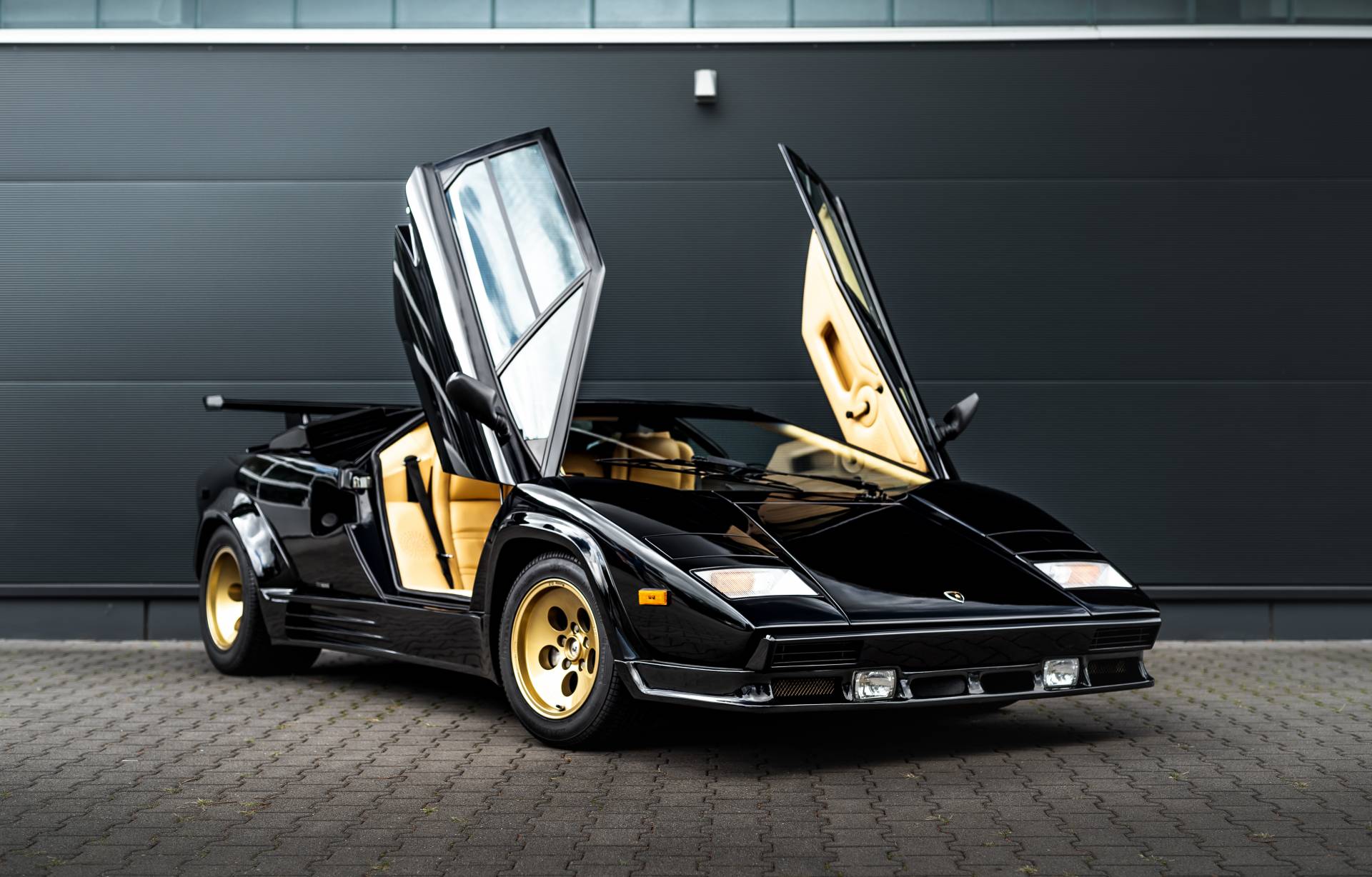 Lamborghini countach lp5000 qv