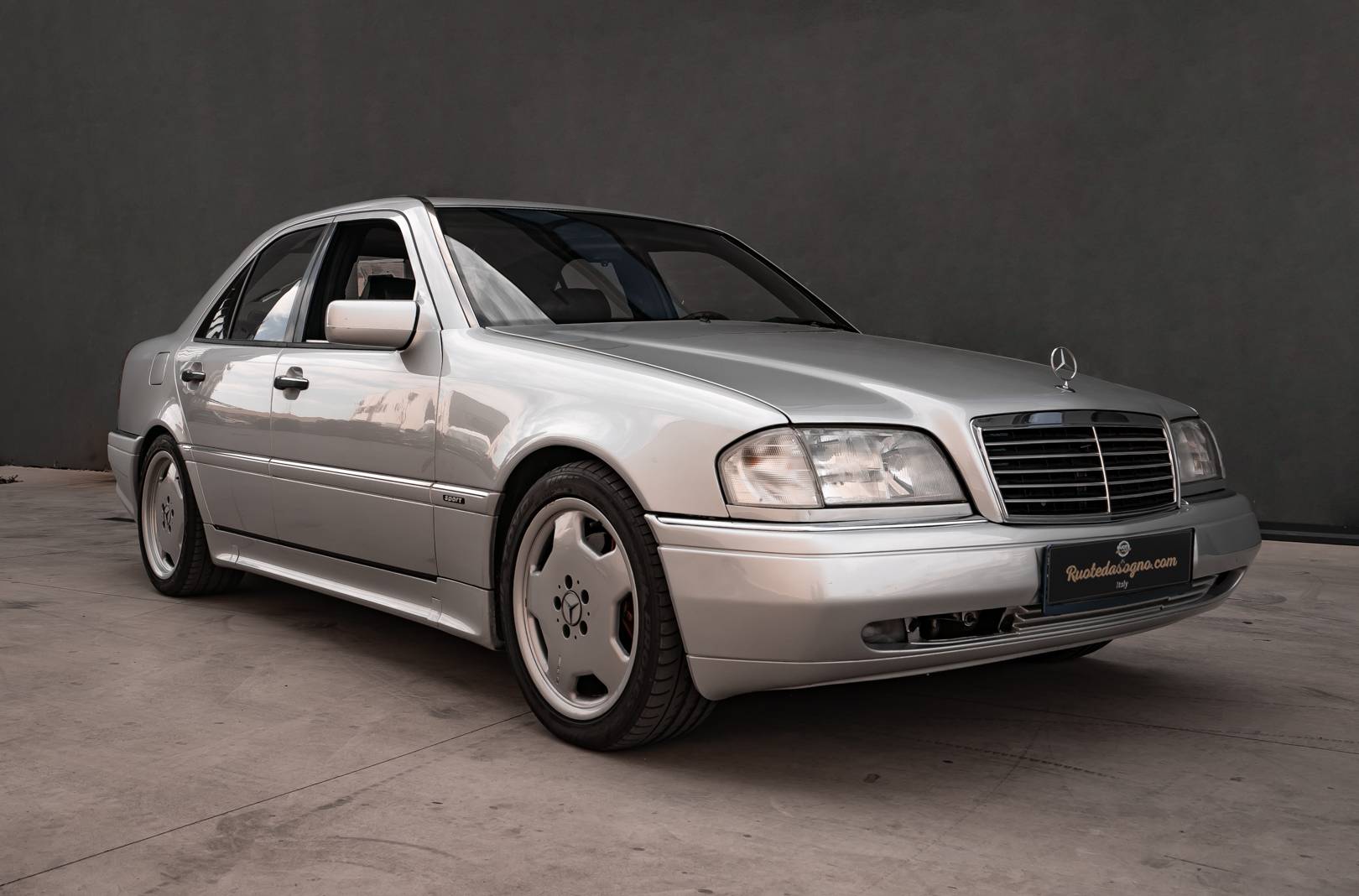 For Sale: Mercedes-Benz C 36 AMG (1995) offered for €37,000