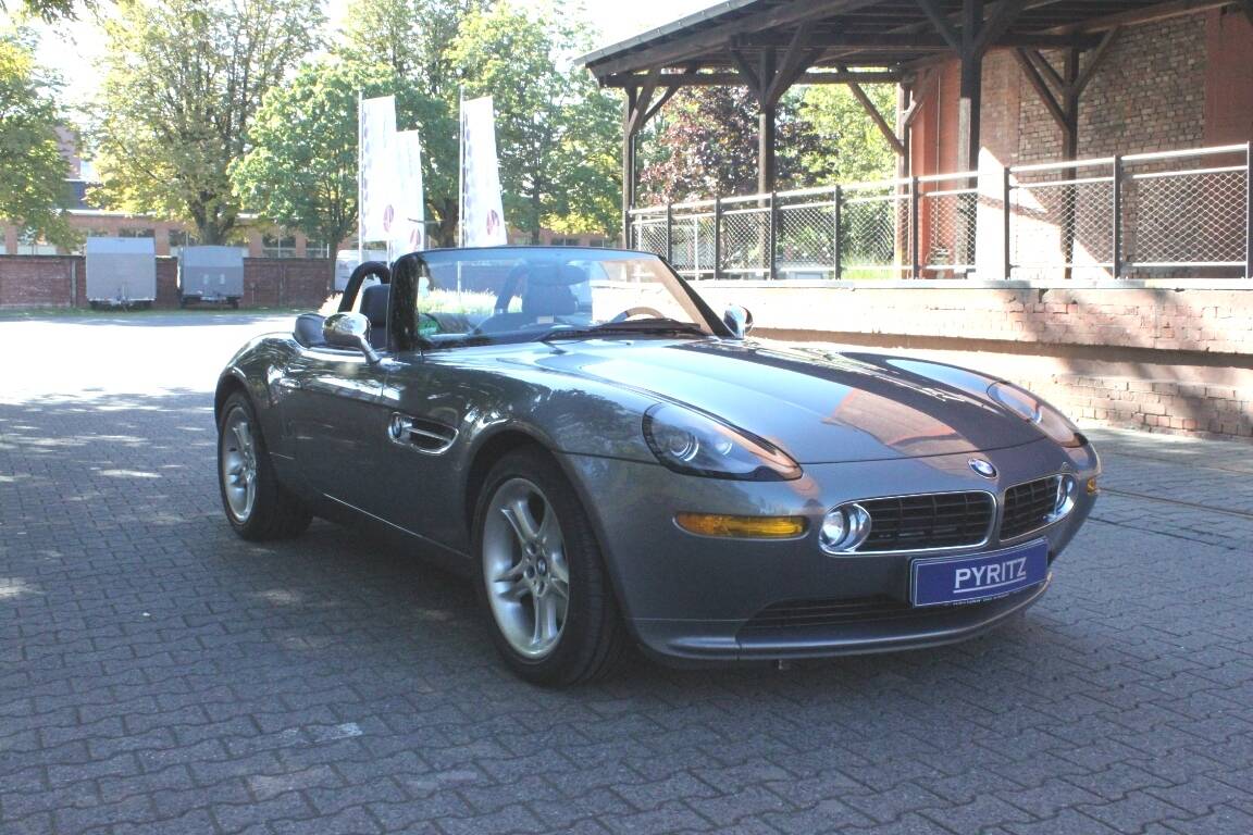 For Sale: BMW Z8 (2001) offered for €235,000