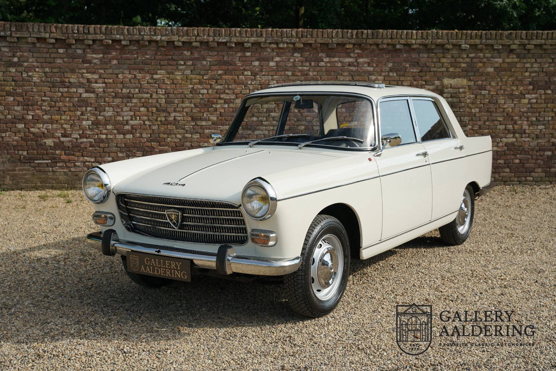 For Sale Peugeot 404 (1967) offered for GBP 17,099