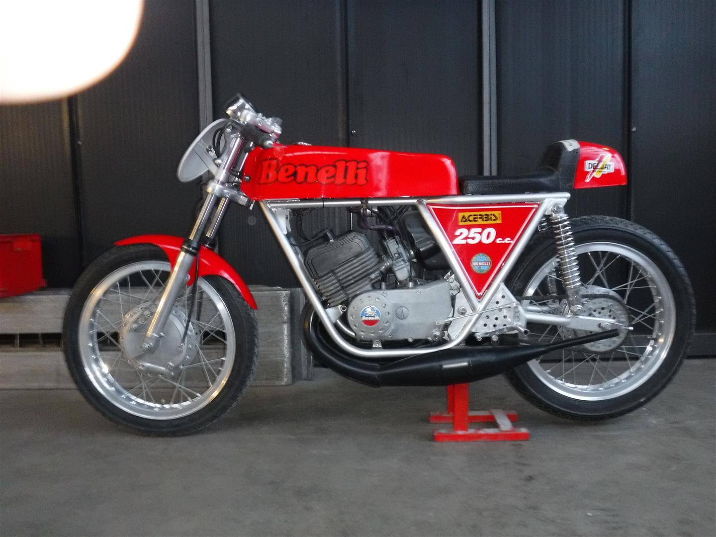 Benelli 250 SS