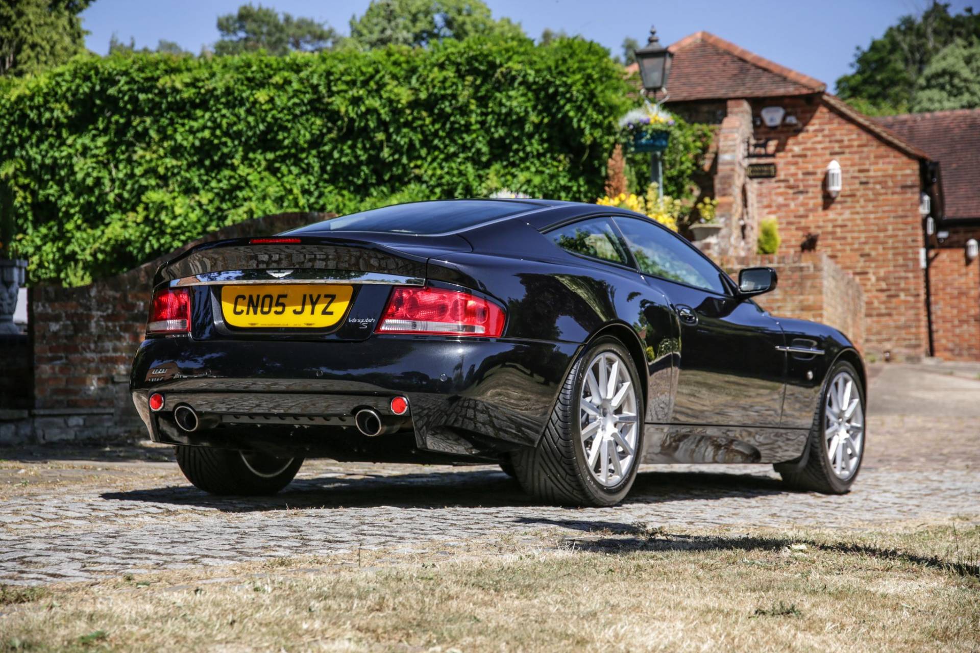 For Sale: Aston Martin V12 Vanquish S (2005) offered for GBP 92,500