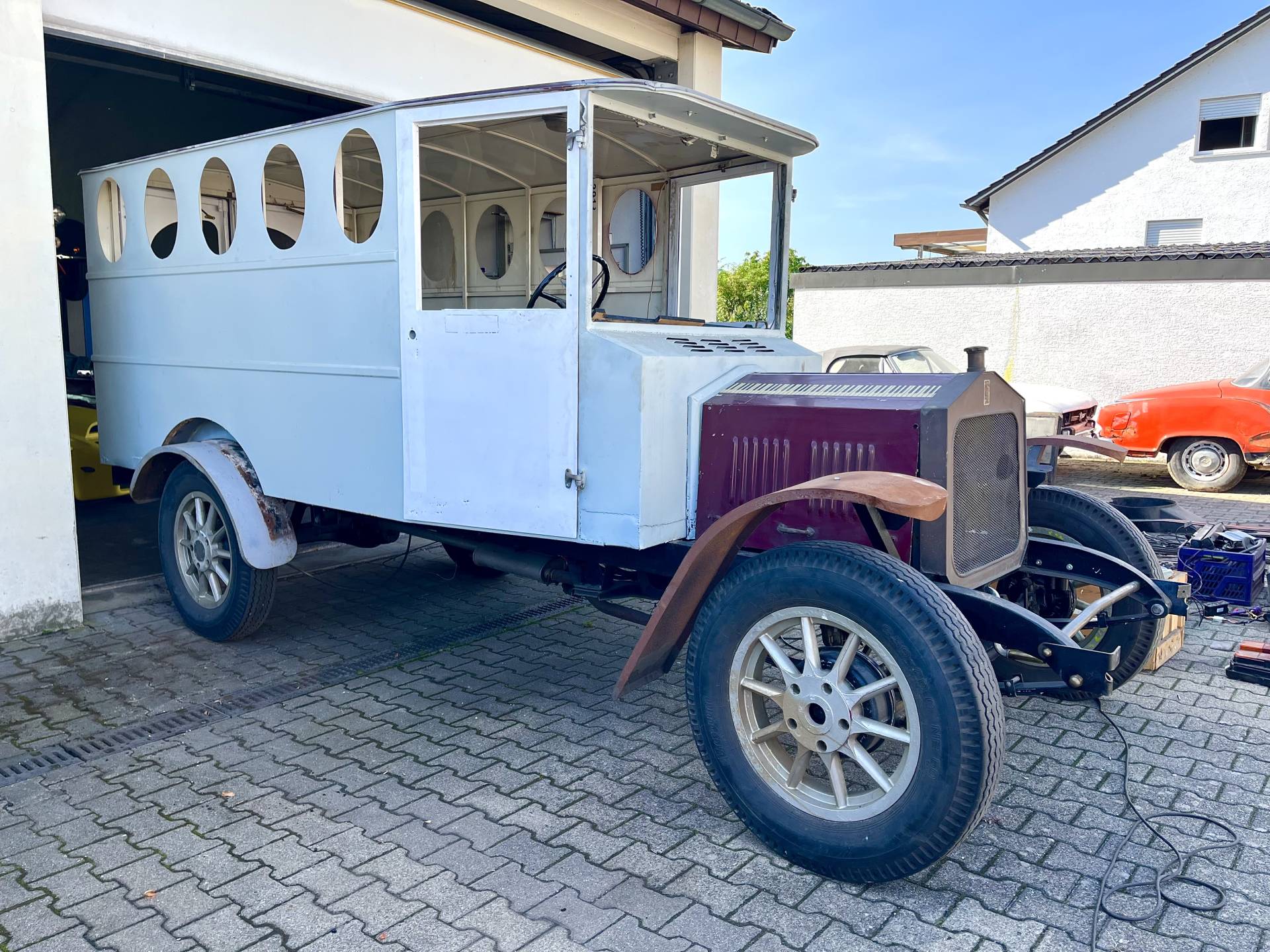 For Sale Fleur de Lys Newark (1985) offered for £12,135