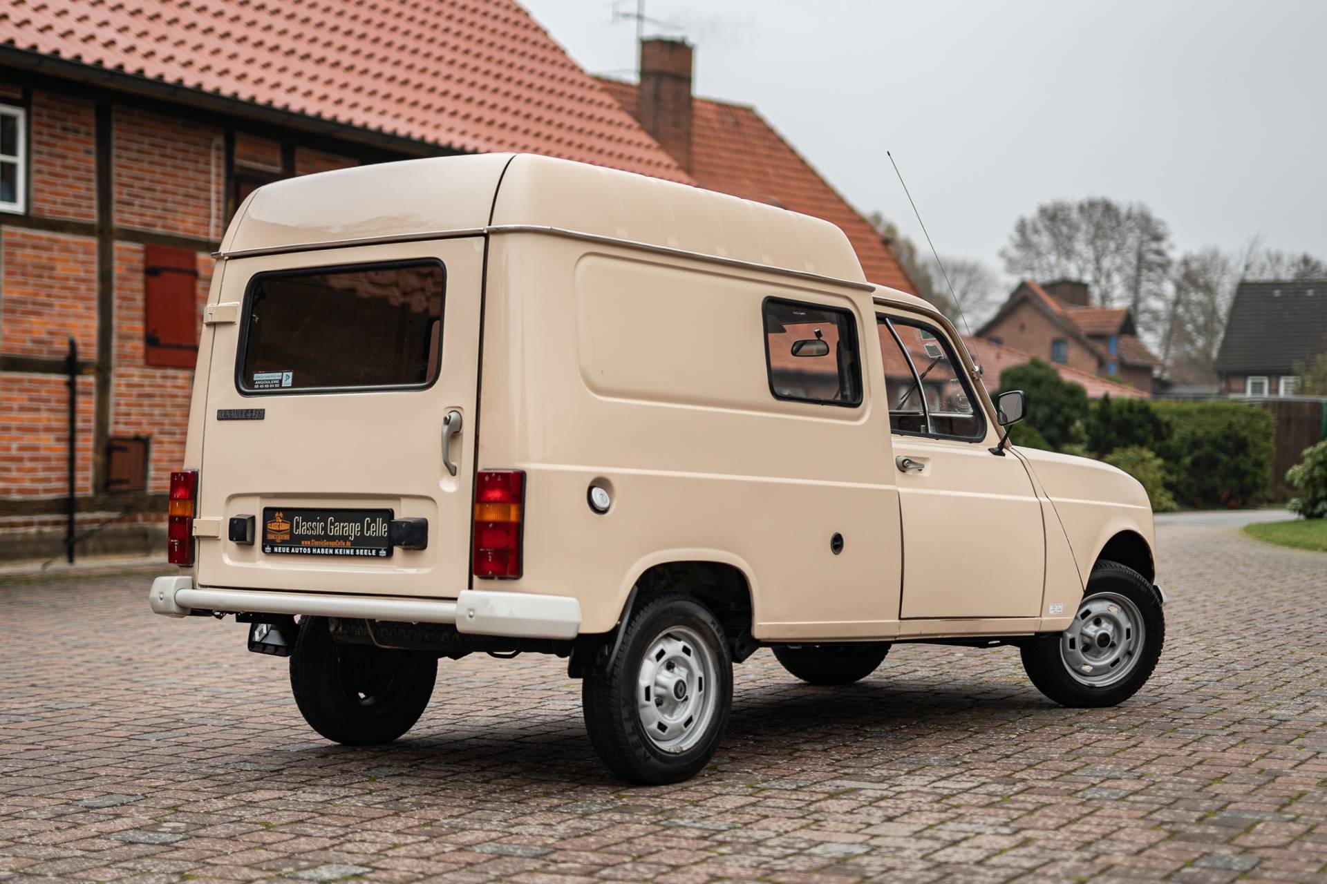 Your classic: Renault 4 F6 Fourgonnette