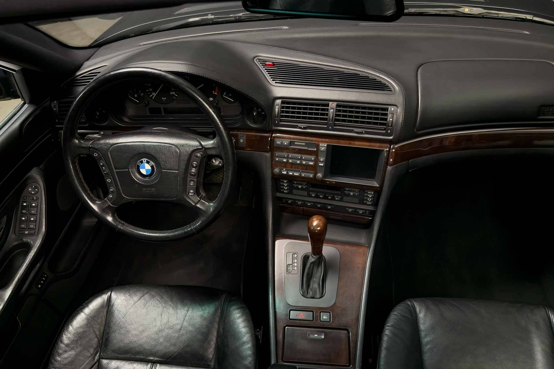 BMW 750i E38 2000