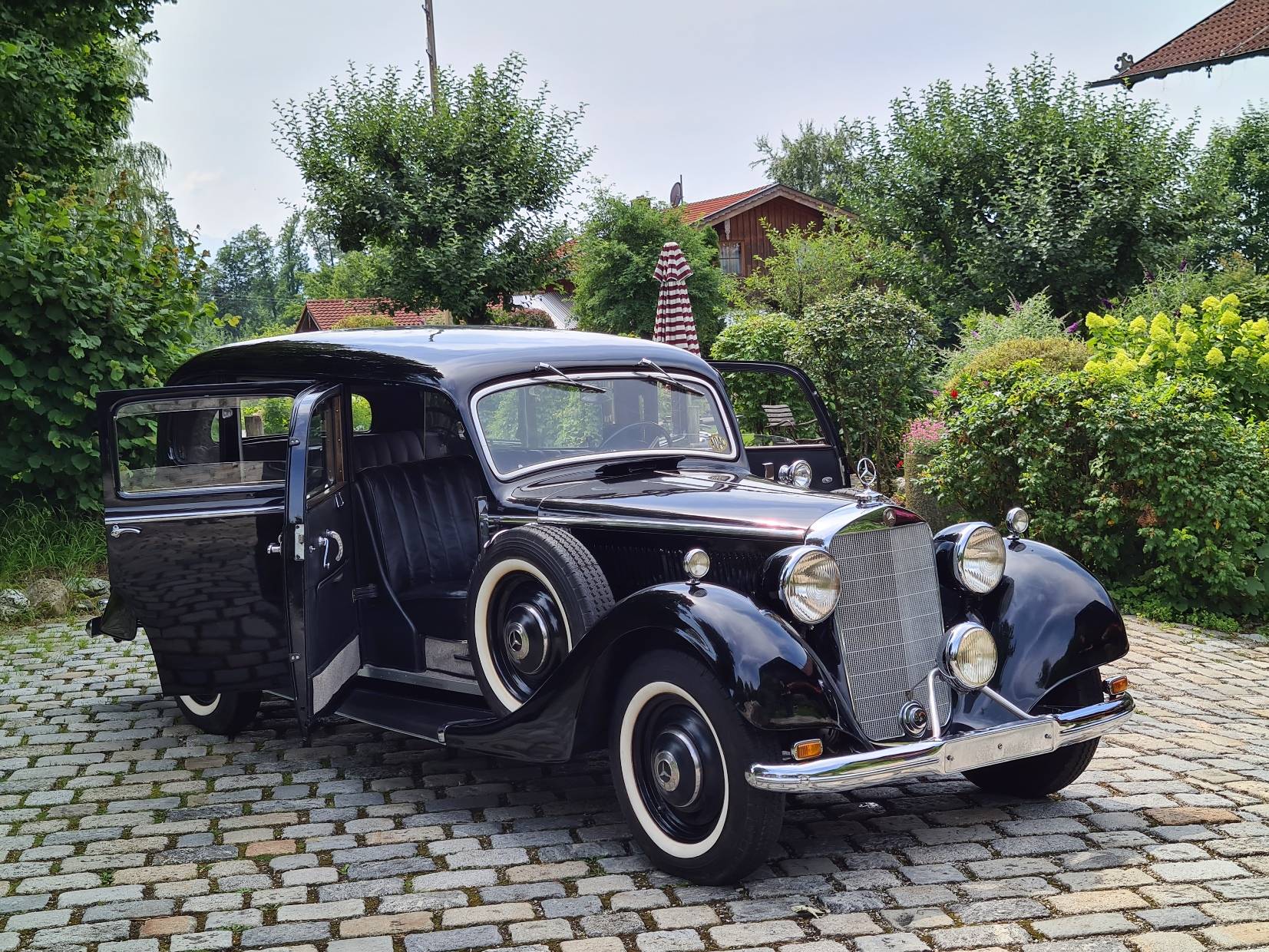 MercedesBenz 320 Oldtimer kaufen Classic Trader