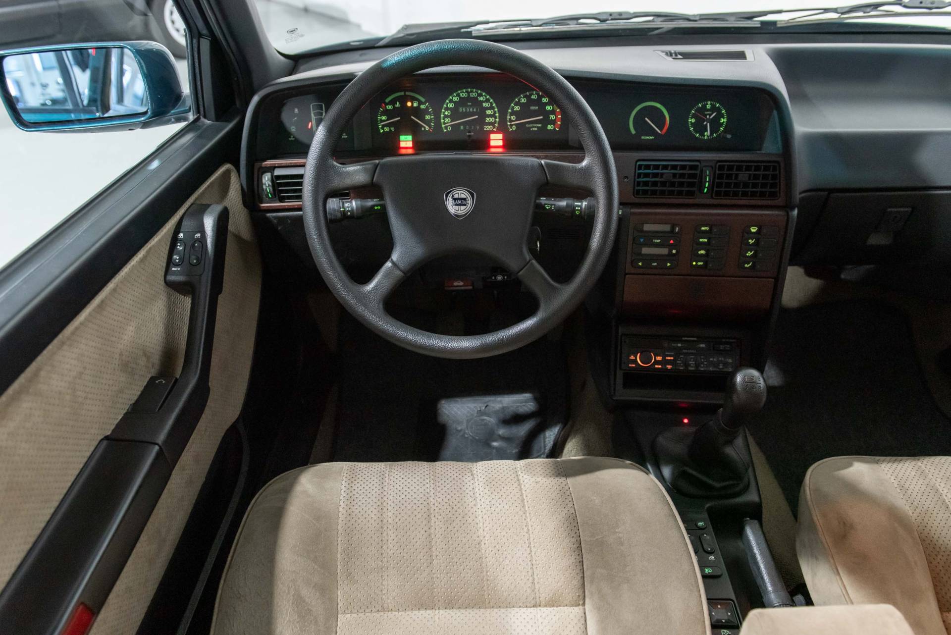 vehicle_ad_standard_image_82ffe7292b867ab5eea40c1f31bee3cc.jpg