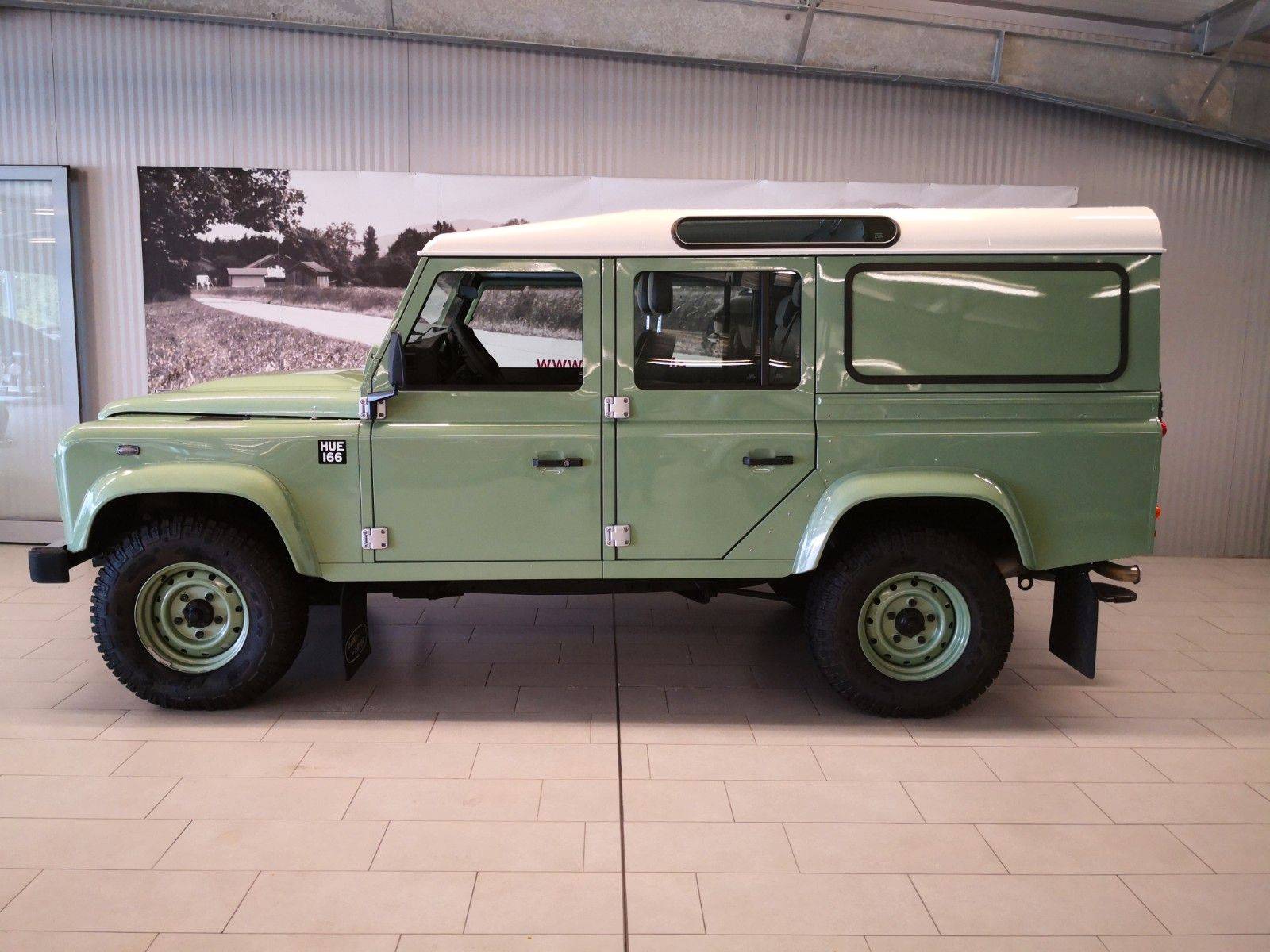 bunker Seminarie Gevoelig Te koop: Land Rover Defender 110 (2015) aangeboden voor € 86.900