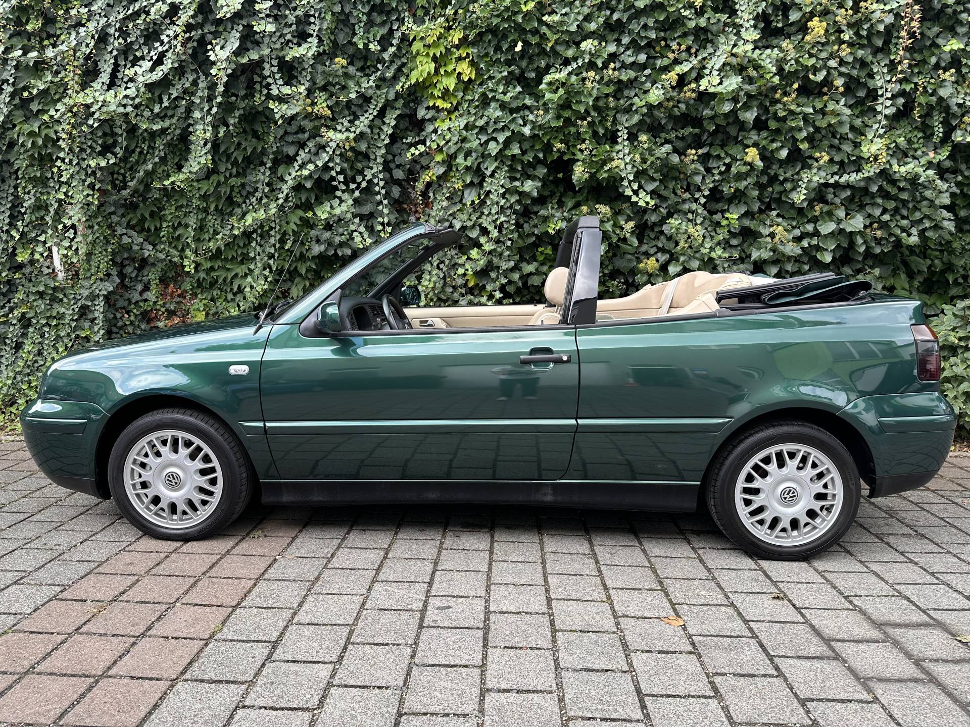 Zu Verkaufen: Volkswagen Golf IV Cabrio 2.0 (2001) angeboten für 9.333 €