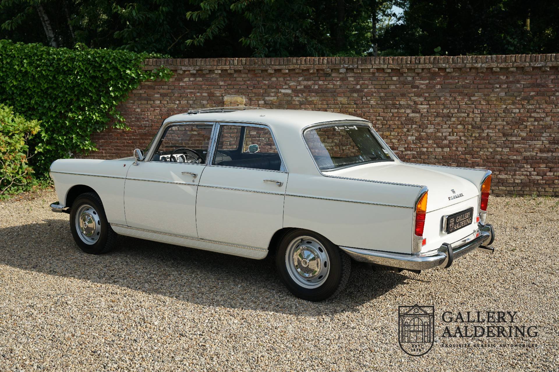 For Sale Peugeot 404 (1967) offered for GBP 17,315