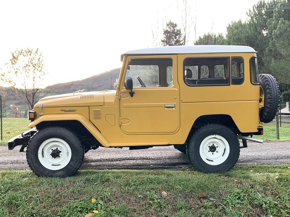 Автомобиль bj 40