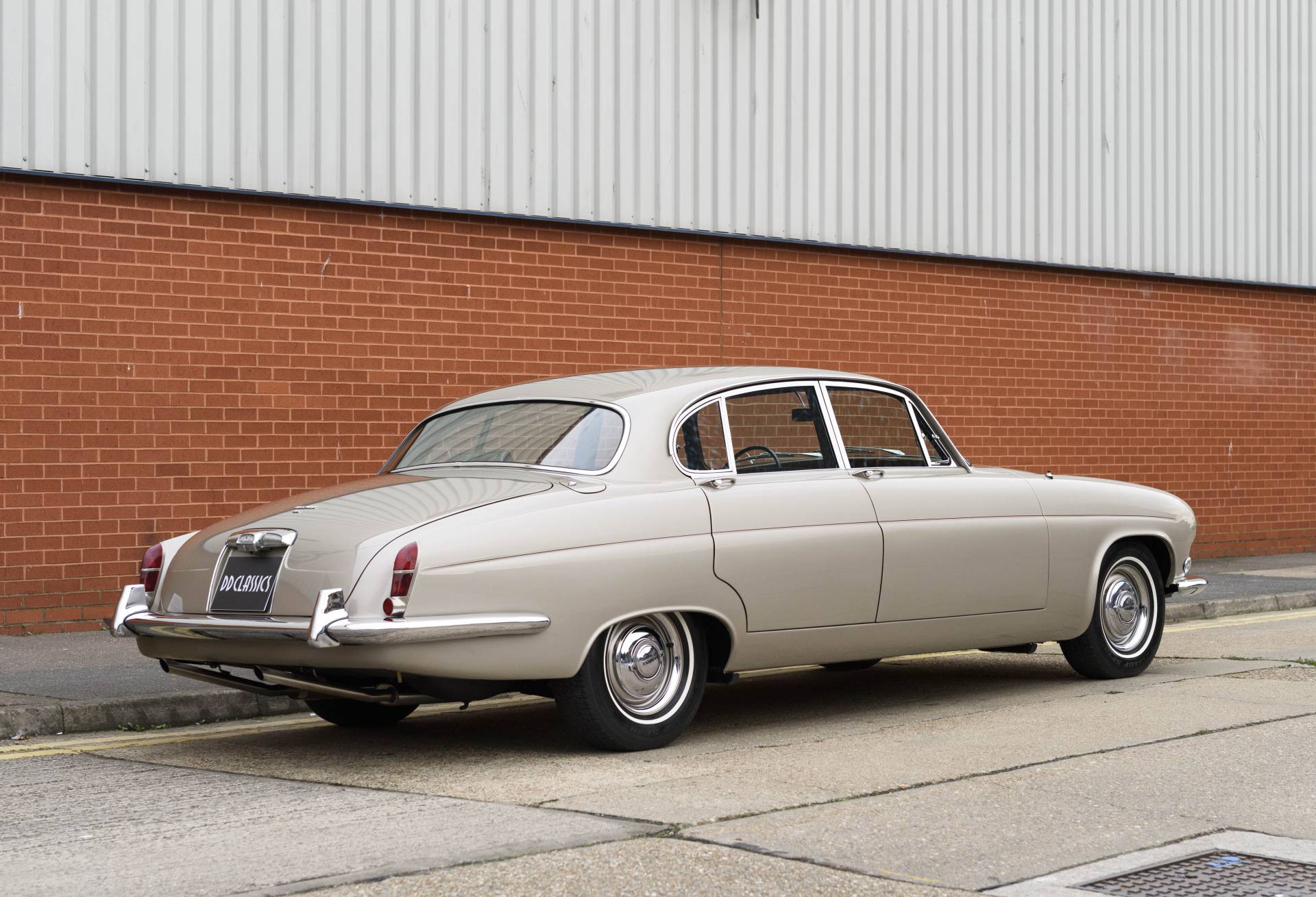 Jaguar Mk X Classic Cars for