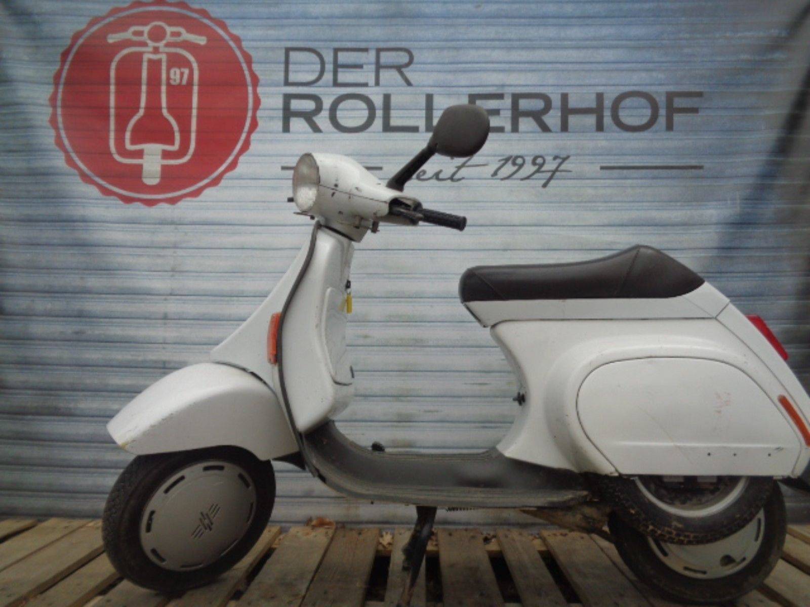 thumbnail image 2 of FACEO Grey Original Type Rear Spray For Piaggio Vespa PK 50 125 HP FL2 2 of 2