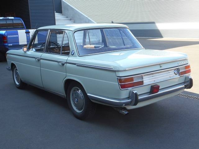 vehicle_ad_standard_image_bdf8a15f514d29e5110d86615149cf6e.jpg