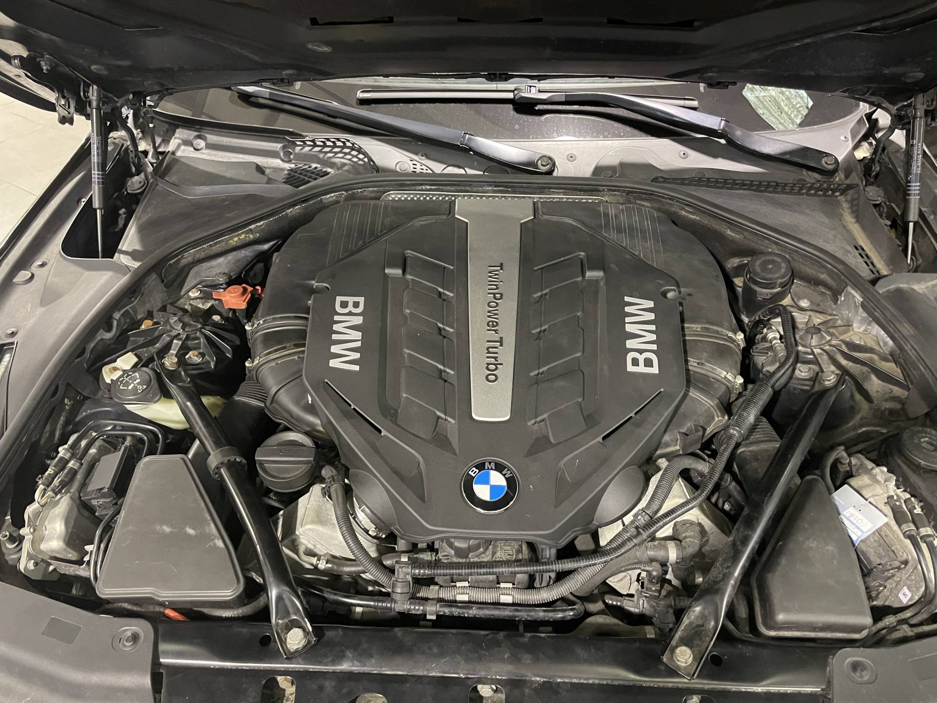 En Venta: BMW 650i (2013) ofrecido por 32.900 EUR