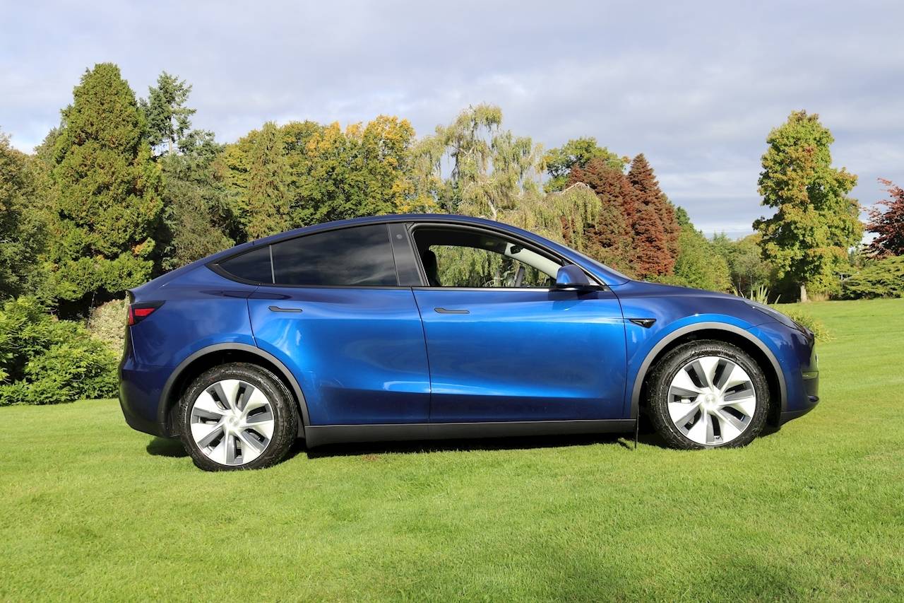 En Venta Tesla Model Y Standard Range RWD (2022) ofrecido por 71.627 EUR