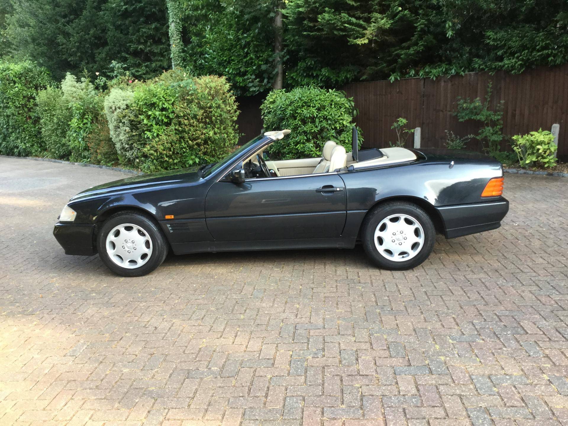 For Sale: Mercedes-Benz SL 320 (1993) offered for GBP 5,599