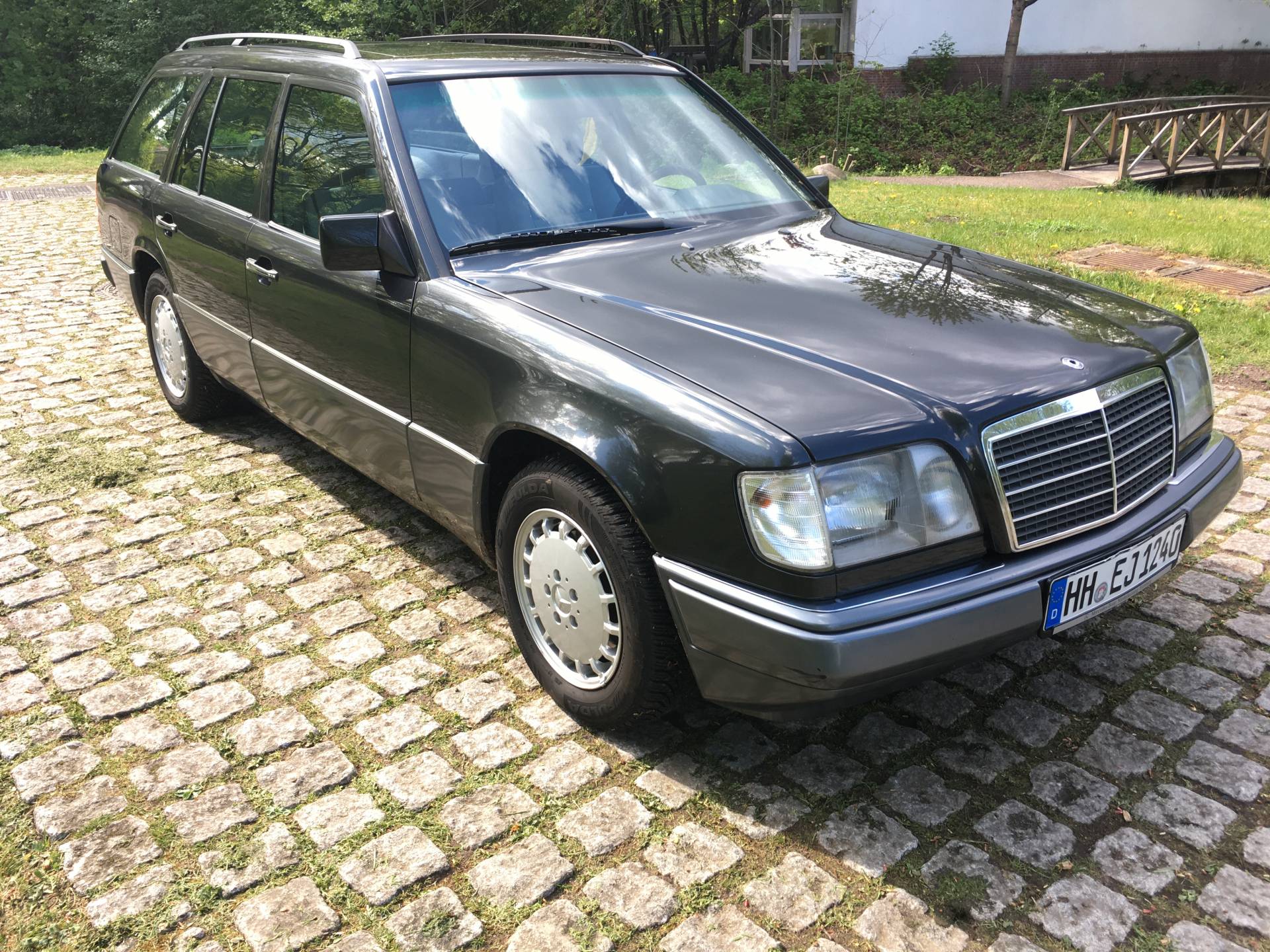 MercedesBenz E 220 T (1994) für 8.490 EUR kaufen