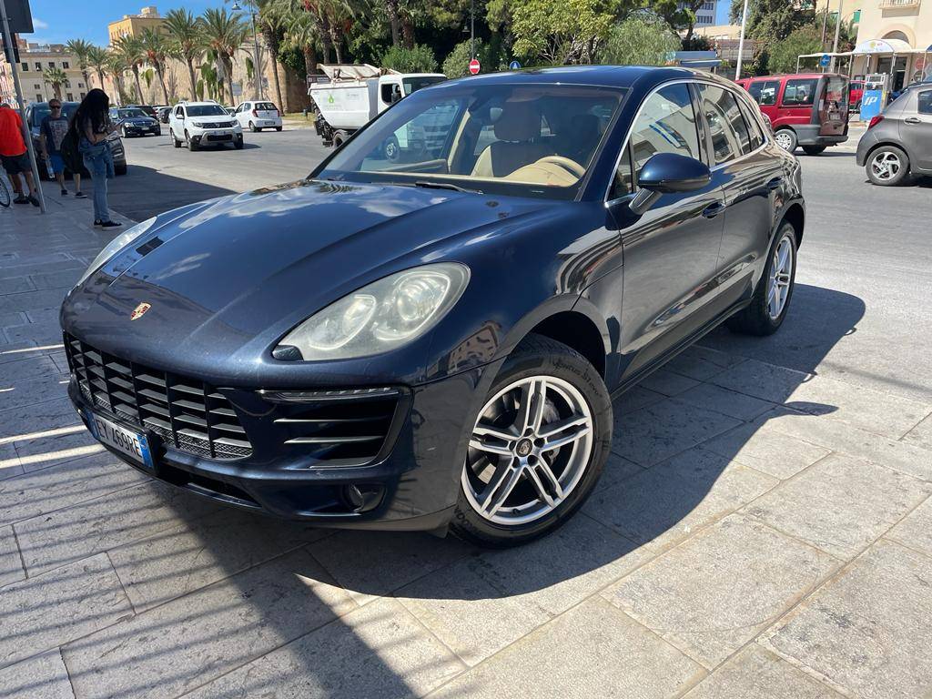 For Sale: Porsche Macan S Diesel (2015) offered for €39,900