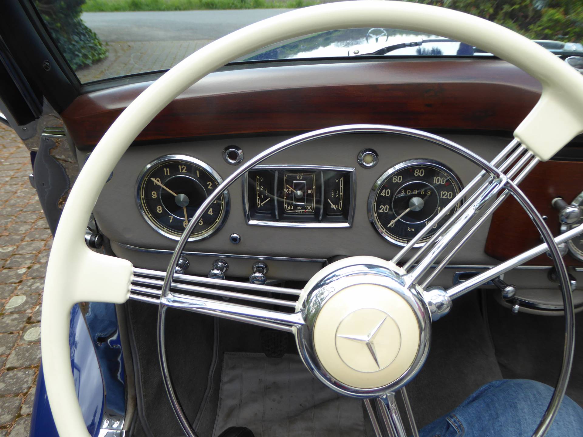 MercedesBenz 220 W 187 Oldtimer kaufen Classic Trader