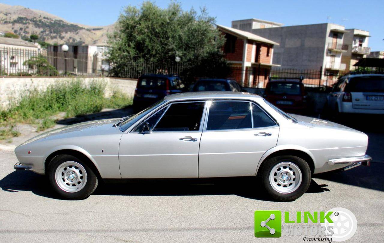 Neo 1:43 De Tomaso Deauville graumetallic NEO43982 Modellauto NEO43982