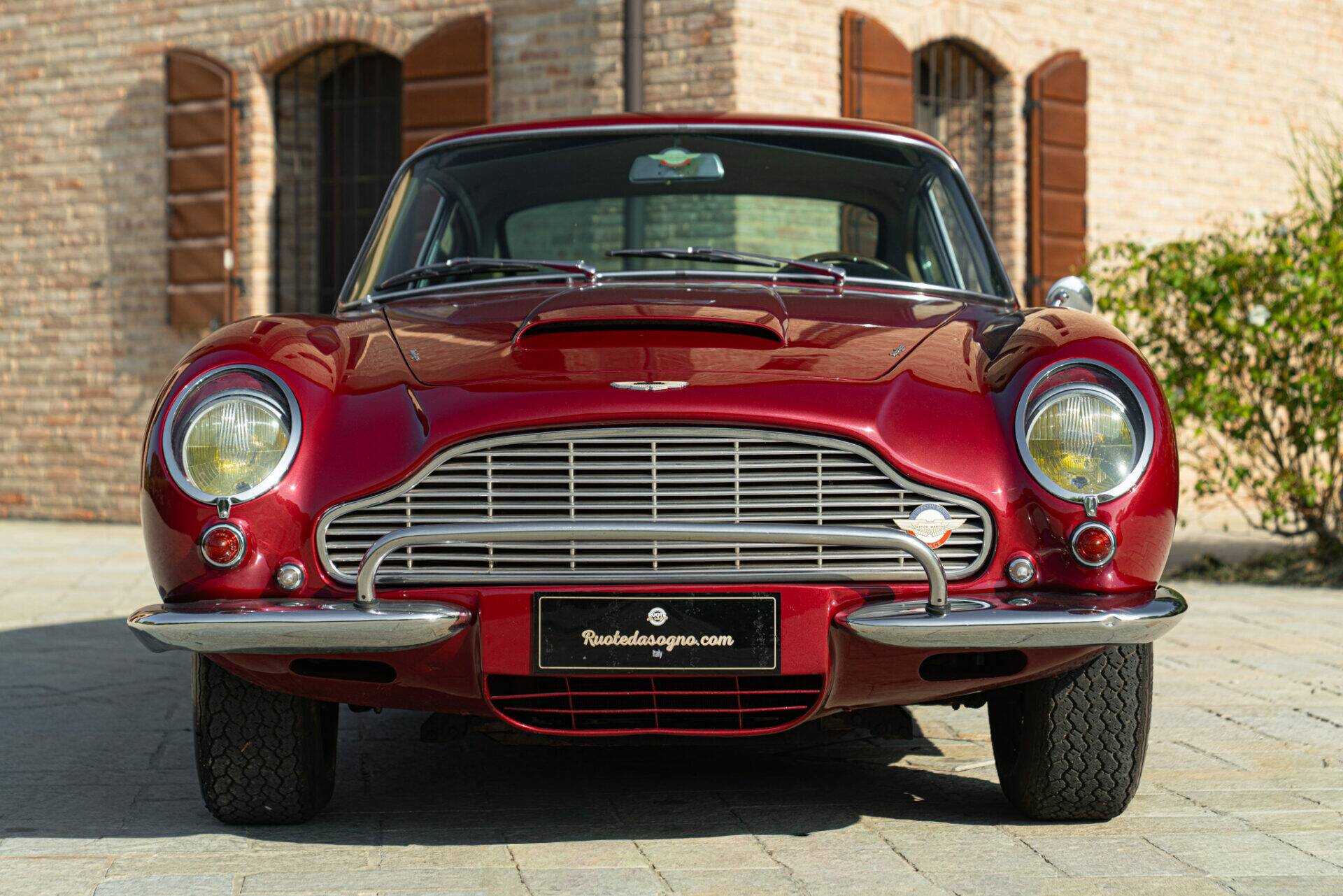 1968 Aston Martin DB 6, foto 3