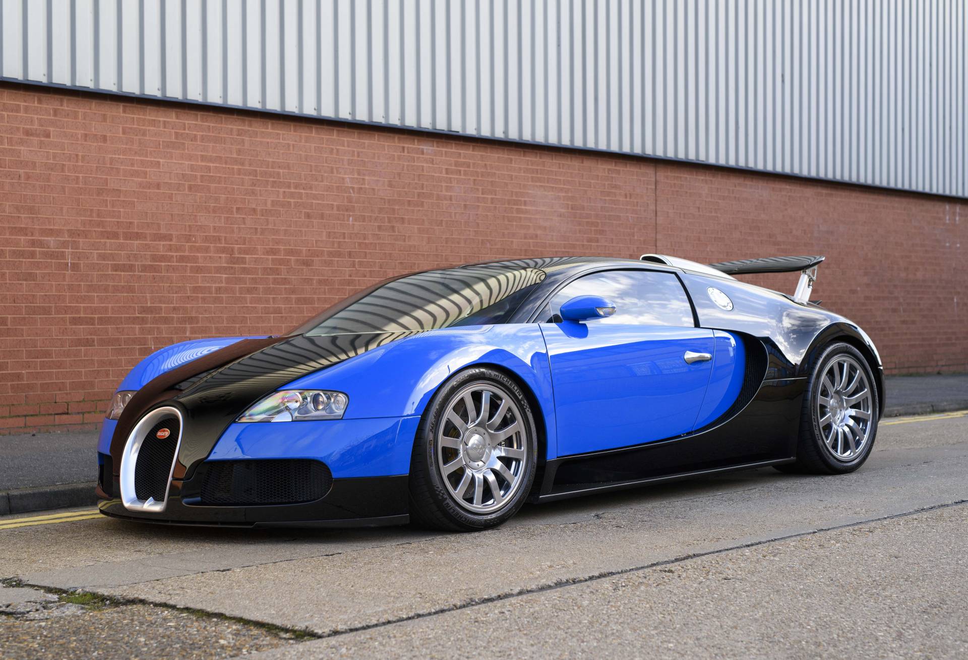For Sale: Bugatti EB Veyron 16.4 (2007) offered for GBP 945,000