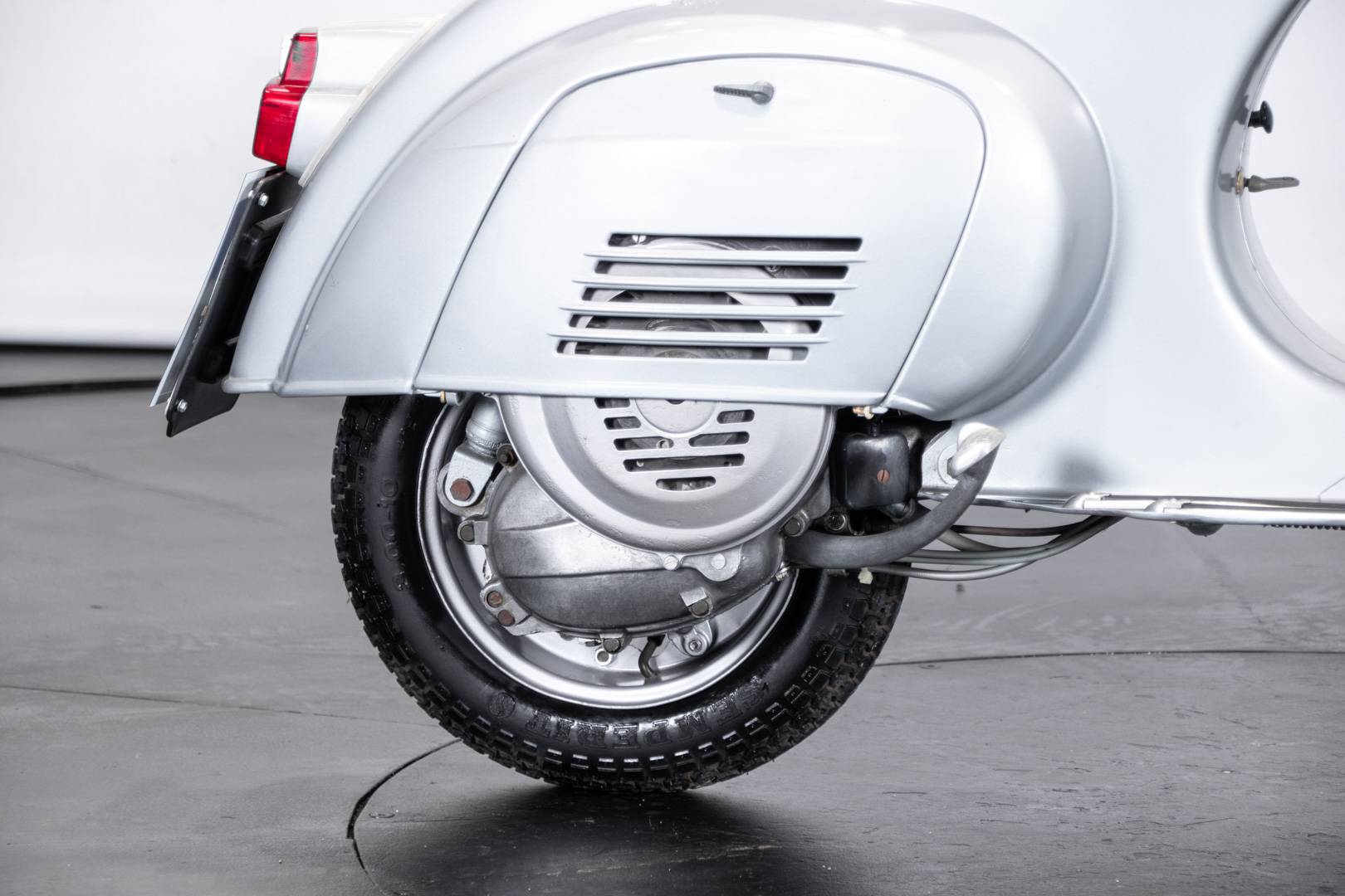 Fanalino Posteriore Per Piaggio Vespa 125 Super 1967 - Corpo Luminoso In Plastica Rossa - Foto 6