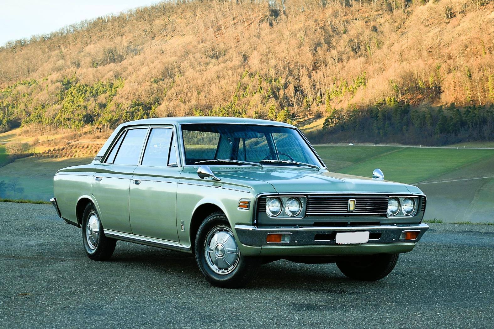 Toyota Crown : des images intrigantes font surface Vehicle_ad_standard_image_e05b90ea8e6940a16baeed049feccd8e