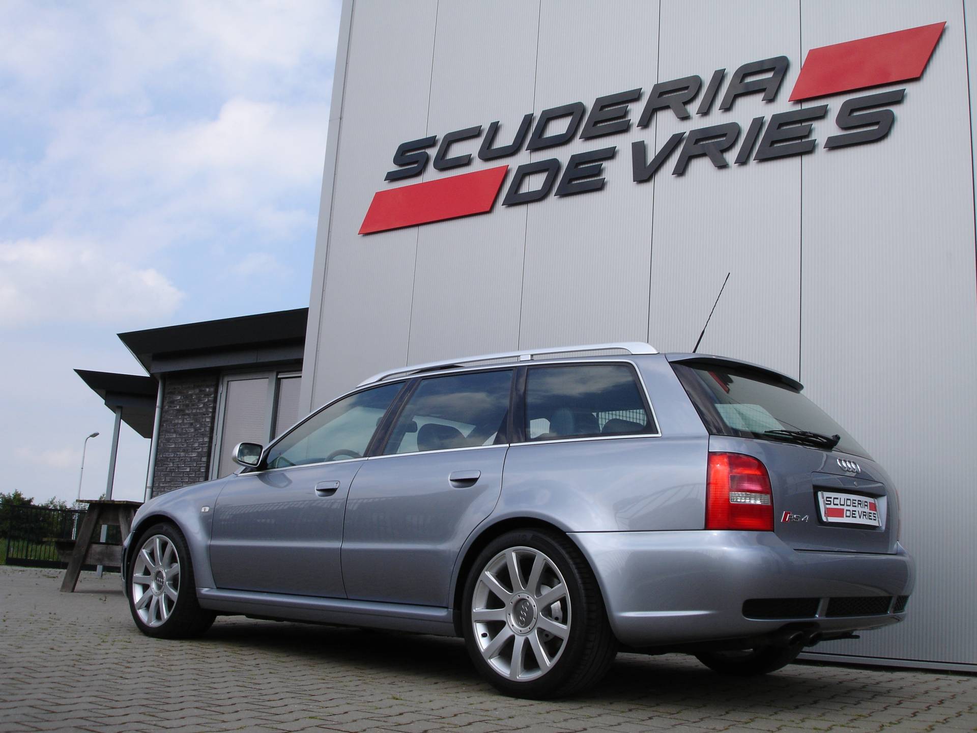 Audi rs4 avant 2001