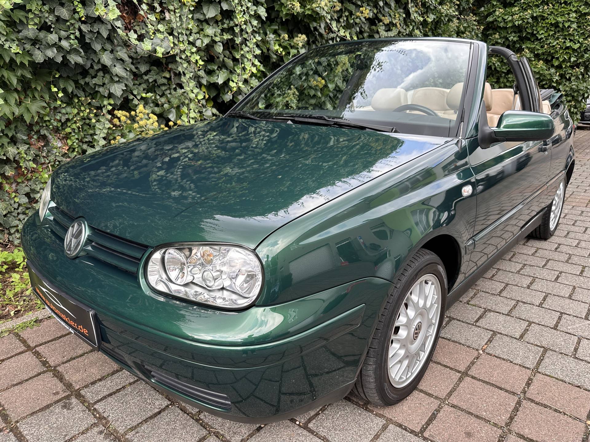 For Sale: Volkswagen Golf IV Cabrio 2.0 (2001) offered for €9,333