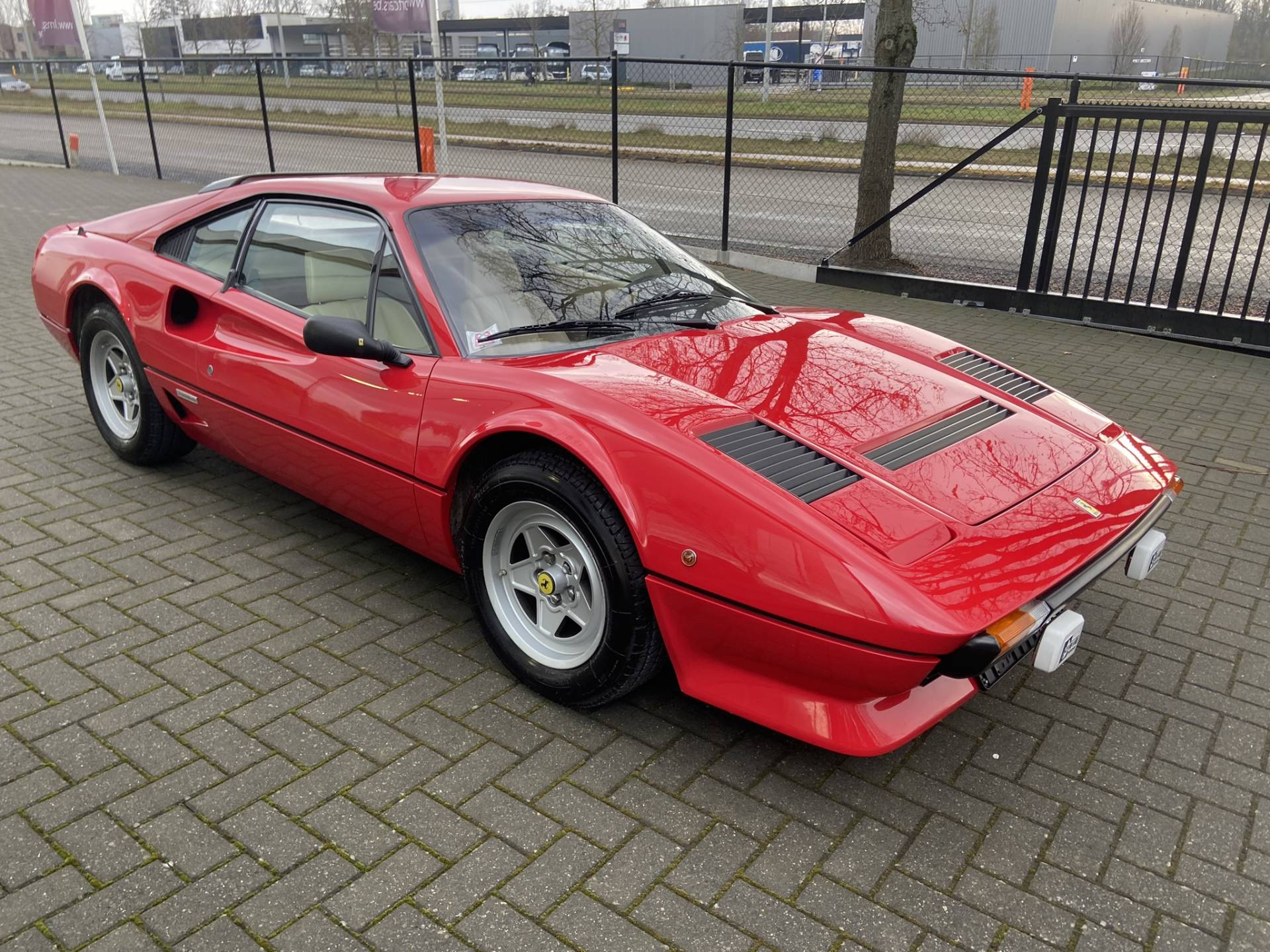 Modèle Réduit Ferrari 208 Gtb Turbo 1982 - Échelle 1:43 - Best - Neuf Sous Blister