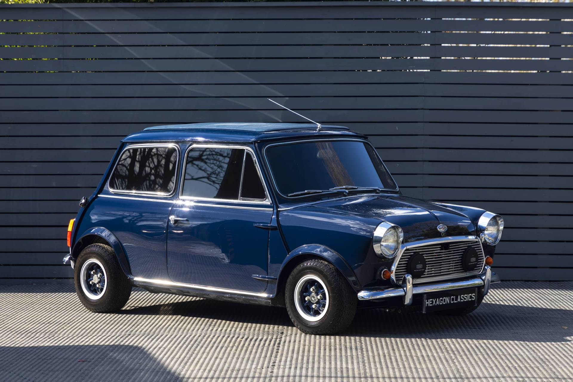 For Sale: Morris Mini Cooper S 1275 (1969) offered for GBP 69,995