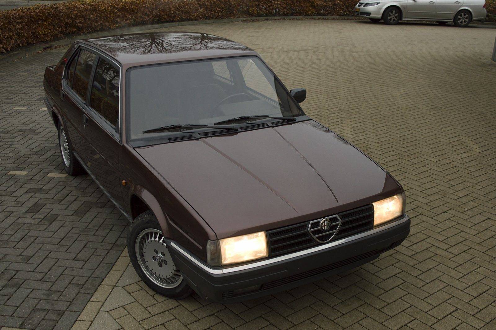 Альфа ромео 90