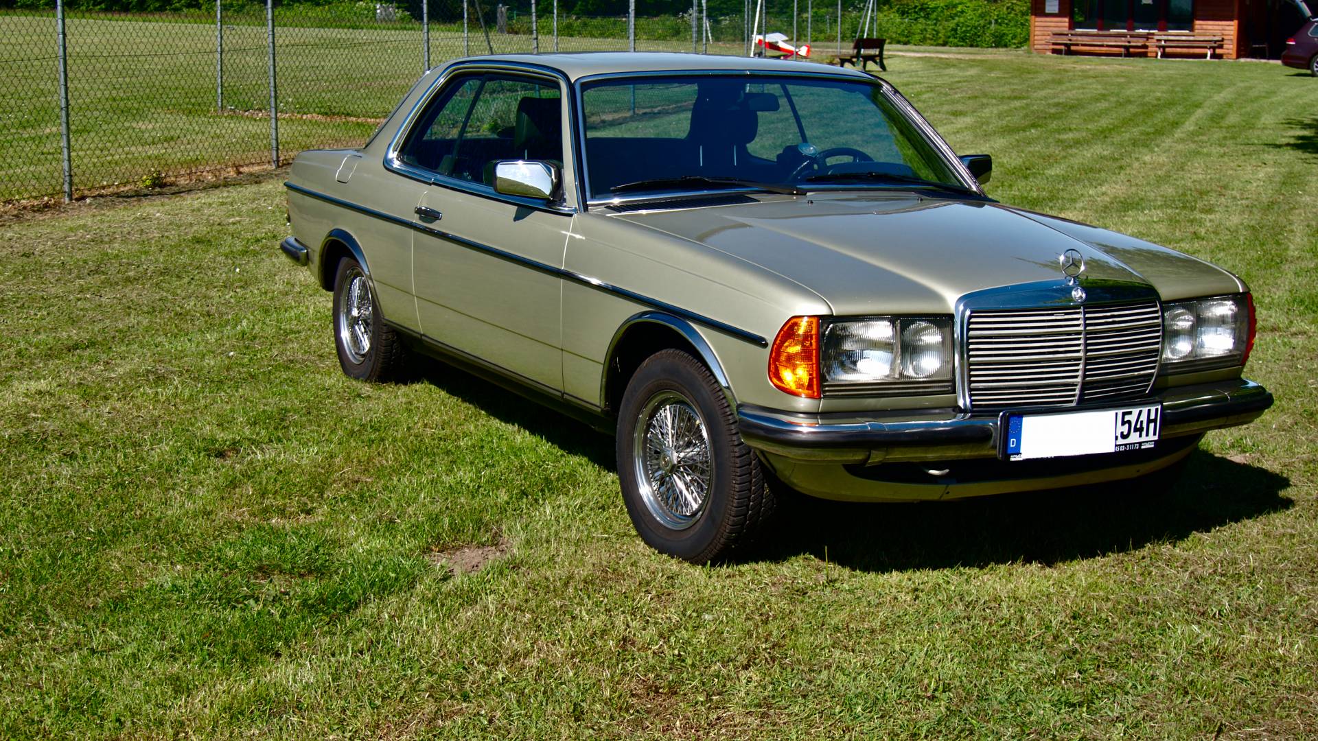 mercedes-benz-230-ce-1982-f-r-19-500-eur-kaufen