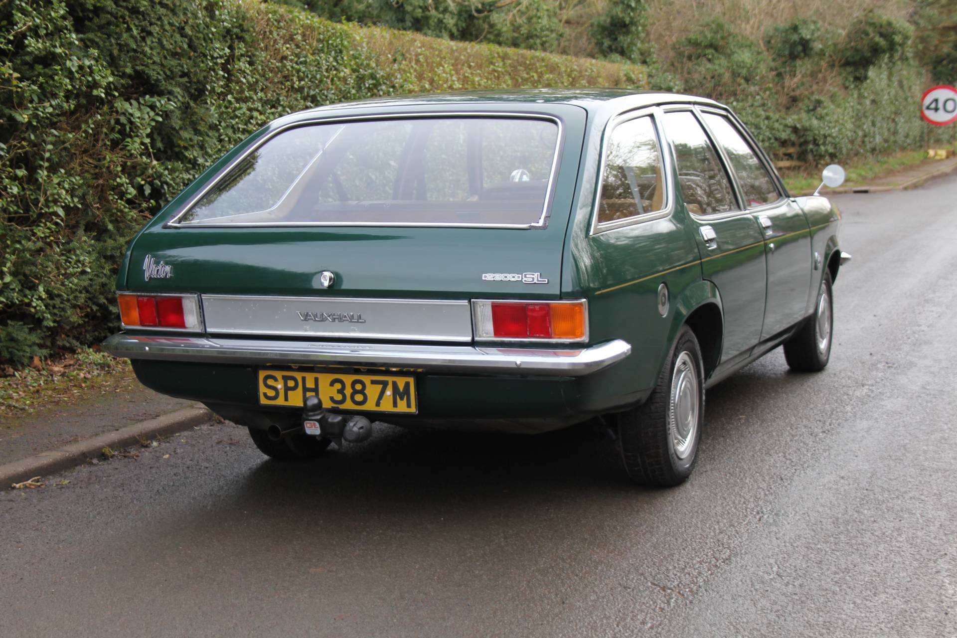 For Sale Vauxhall Victor 2300 Estate (1973) offered for GBP 8,995