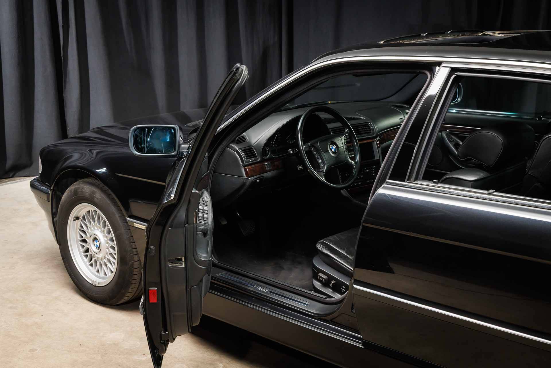 BMW 750i E38 2000