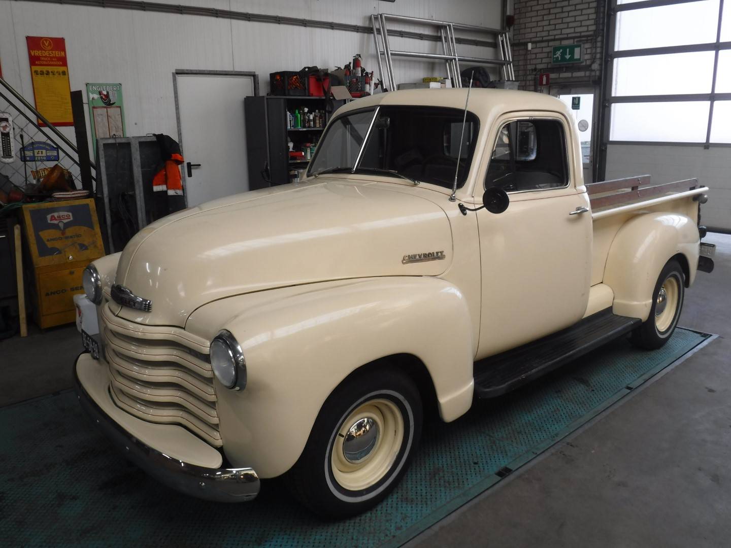 Stolze Classic Cars BV in 2678CW De Lier (Niederlande) - Händler bei