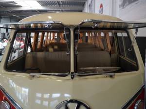 Image 92/94 of Volkswagen T1 Brasil &quot;Samba&quot; (1974)