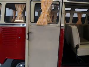 Image 83/94 of Volkswagen T1 Brasil &quot;Samba&quot; (1974)