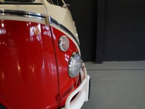 Image 69/94 of Volkswagen T1 Brasil &quot;Samba&quot; (1974)