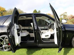 Image 64/100 of Rolls-Royce Cullinan Black Badge (2021)