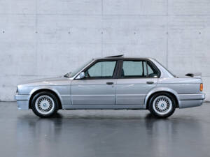 Image 2/22 de BMW 325i (1988)