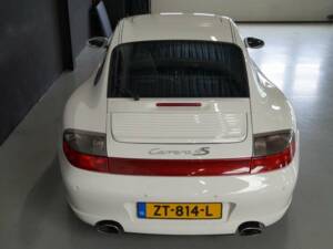 Imagen 5/50 de Porsche 911 Carrera 4 (2002)