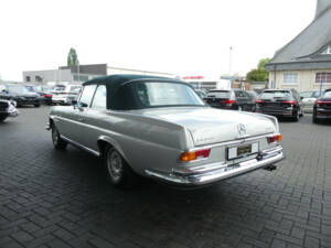 Image 6/31 of Mercedes-Benz 280 SE 3,5 (1970)
