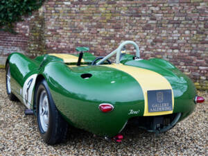 Image 31/50 of Lister Knobbly (1959)