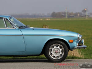 Image 17/39 of Volvo 1800 ES (1972)