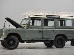 Image 11/50 of Land Rover 109 (1972)