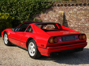 Afbeelding 2/50 van Ferrari 328 GTS (1989)